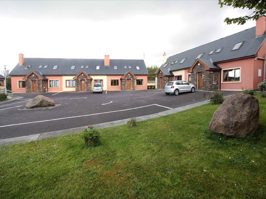 Tralee Bay Holiday Village Каслґреґорі Екстер'єр фото